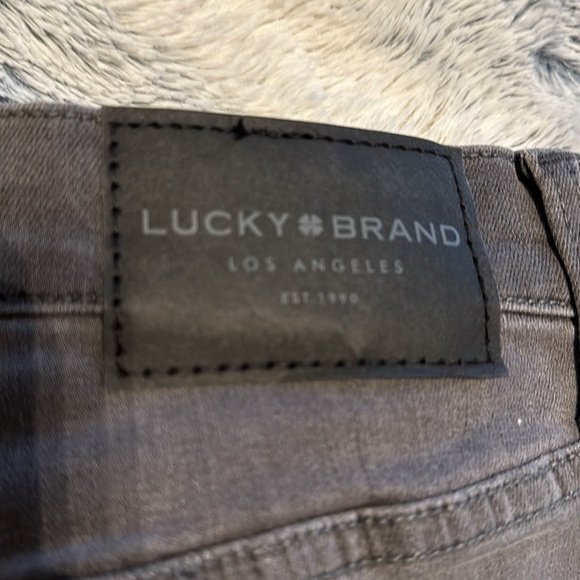 BRAND NEW! Lucky brand women’s jeans. - Picture 4 of 6